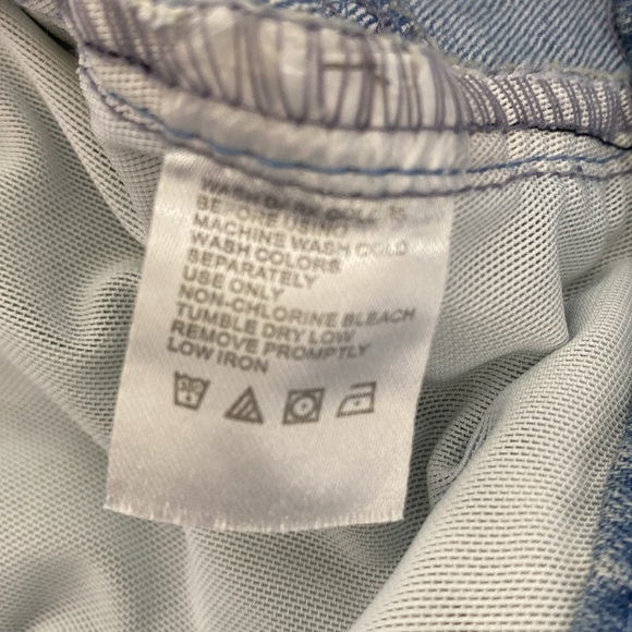 Woman whitin denim - Picture 9 of 9